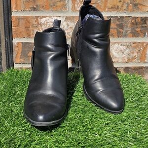 MIA Black Faux Leather Ankle Boots. Women's Size 9